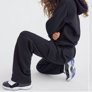 Aritzia Mega Cargo Sweatpant